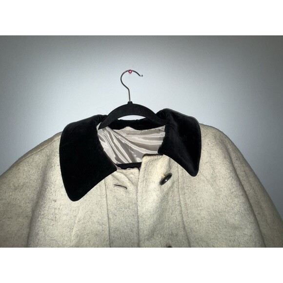 BOOS Vintage Austrian 100% Wool Cloak  Cape - Black Velvet Collar - Large - Picture 9 of 10